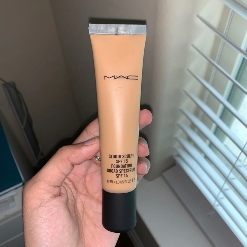 Mac Studio Sculpt SPF 15 Foundation